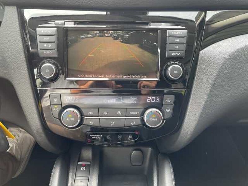 Nissan Qashqai Acenta Automatik 160PS DCT Rückfahrkamera Navi Carplay