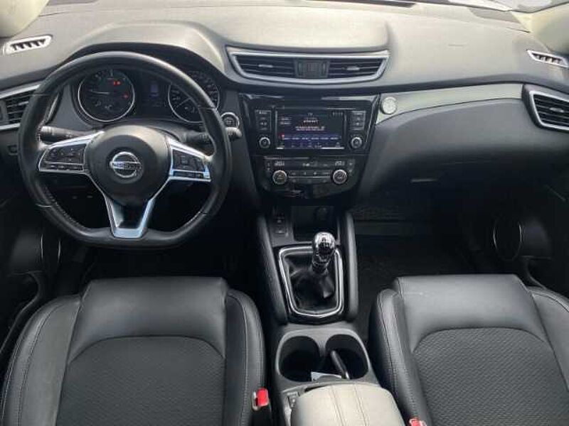 Nissan Qashqai Tekna 4x4 1.7 dCi Navi/SHZ/360 grad Kamera/LED/PNG